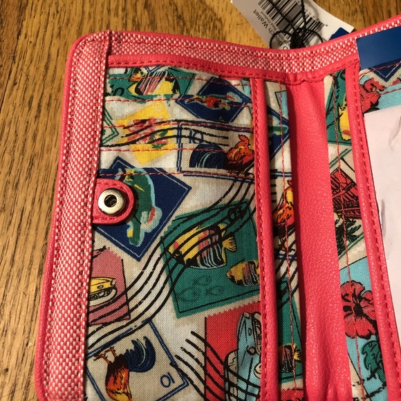 Vera Bradley Wallet. NWT - Picture 5 of 6
